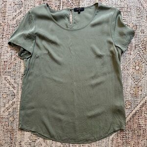 Quince washable silk stretch tee (size M)